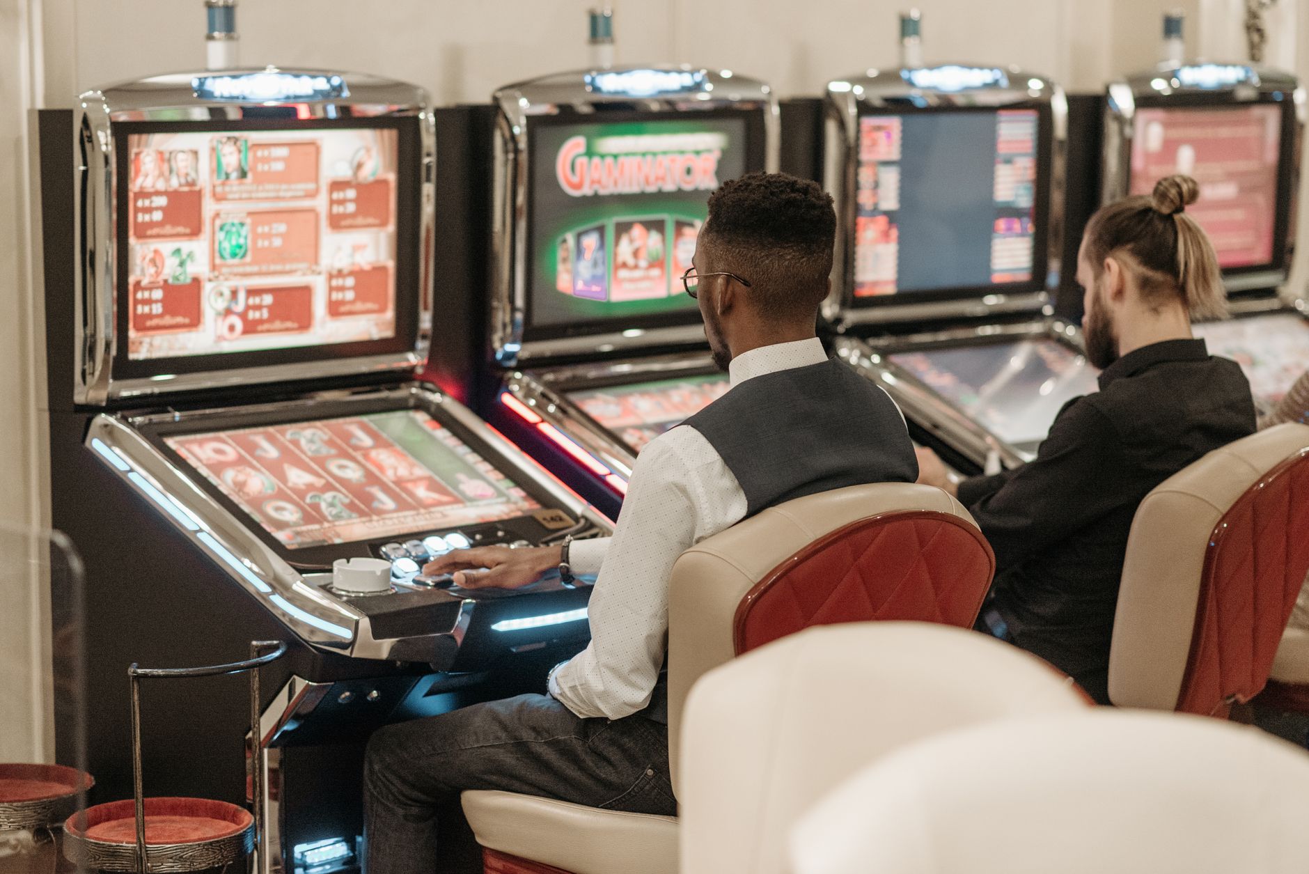 Microgaming — Microgaming Live adapte ses casinos en direct aux joueurs locaux